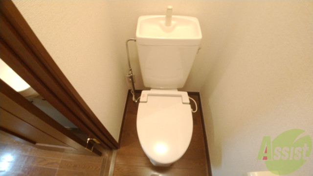 トイレ　トイレはシンプルで使い易い落ち着く空間になっています。