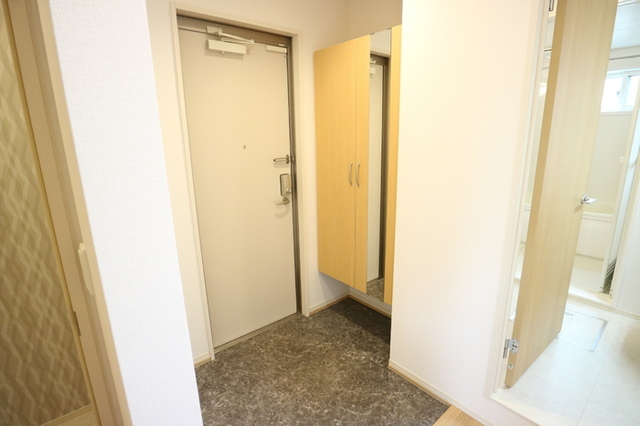 玄関　同仕様反転タイプ