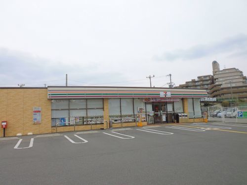コンビニ　セブン－イレブン 神戸学院大学東店（コンビニ）まで423m