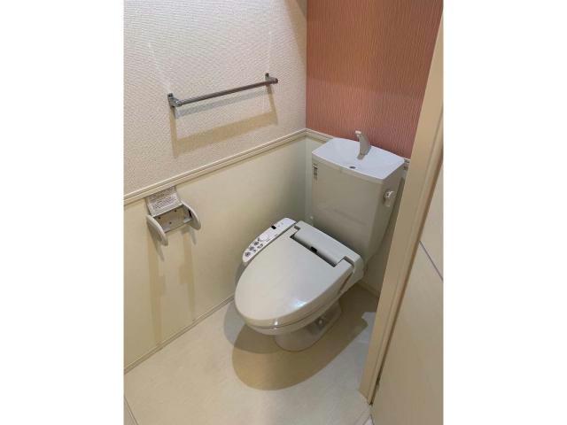 ＪＲ山陽本線 新山口駅 徒歩13分 2階建 築14年のトイレ写真