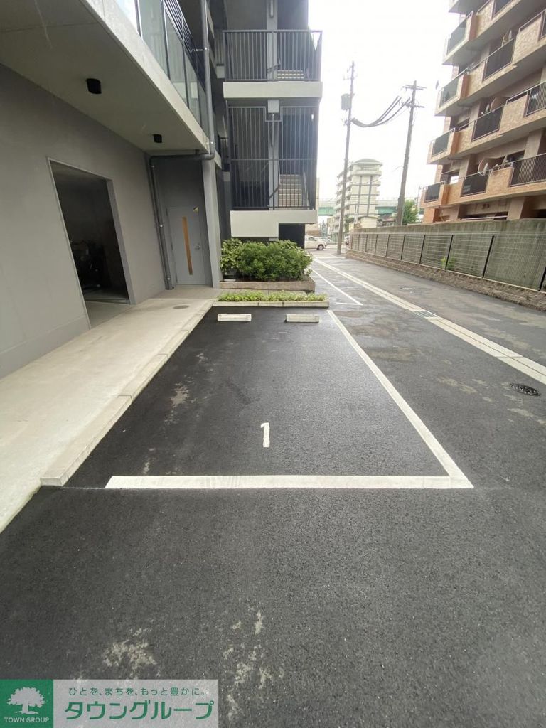 駐車場　駐車場