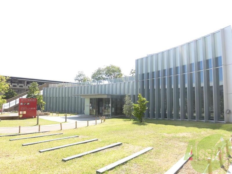 図書館　神戸市立東灘図書館（図書館）まで1596m