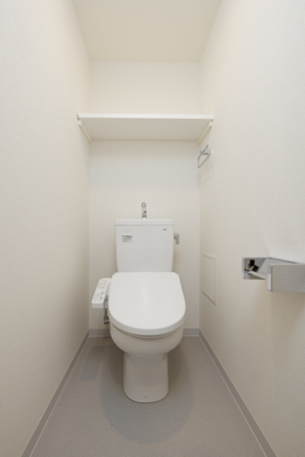 トイレ　※写真は同タイプ住戸です。