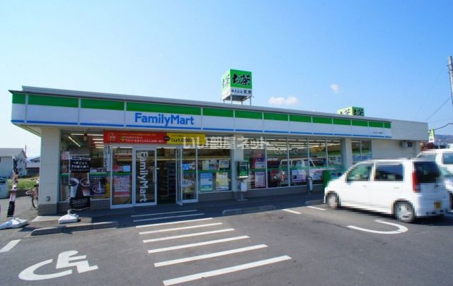 コンビニ　ファミリーマート（コンビニ）まで3644m