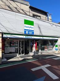 コンビニ　ファミリーマート 高円寺中通店（コンビニ）まで214m