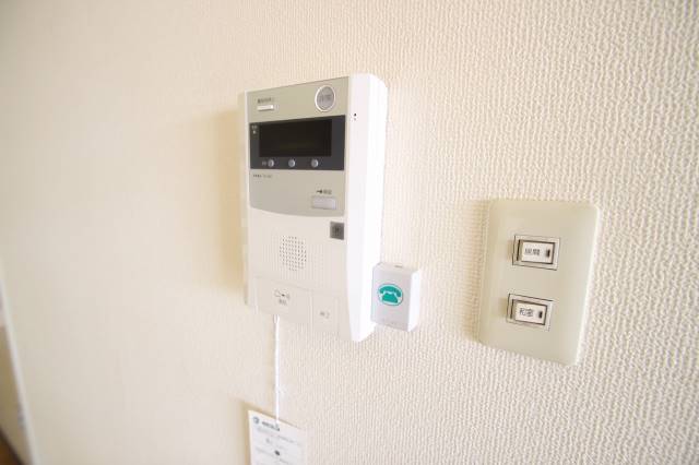 セキュリティ　インターホン付きです。
