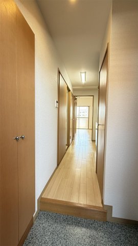 玄関　収納もある玄関です