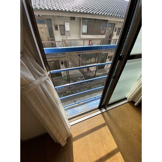 バルコニー　※別号室の参考写真です。