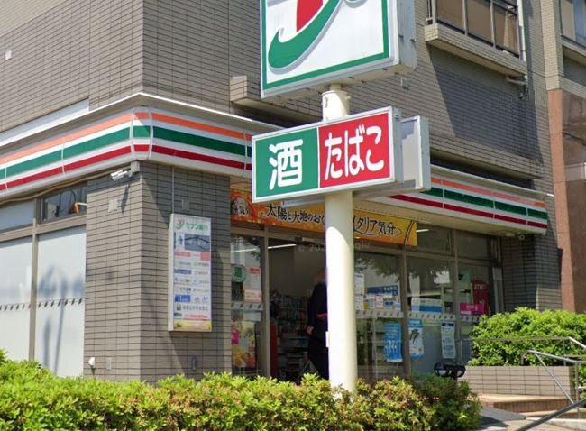 コンビニ　セブンイレブン 川崎鷺沼駅前店（コンビニ）まで165m