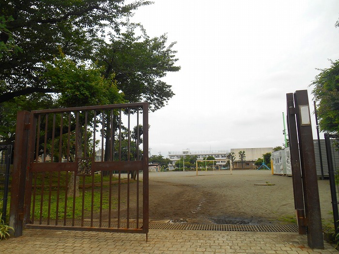 小学校　立川市立第八小学校（小学校）まで612m