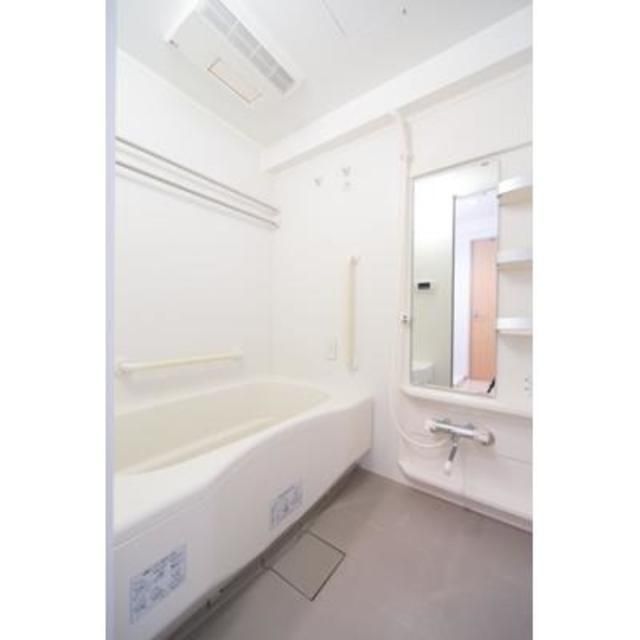 バス・シャワールーム　※写真は同タイプ住戸です。