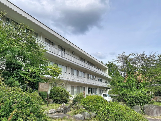 小学校　上田市立西内小学校（小学校）まで1962m