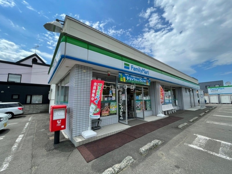 コンビニ　ファミリーマートみすまい店（コンビニ）まで1096m