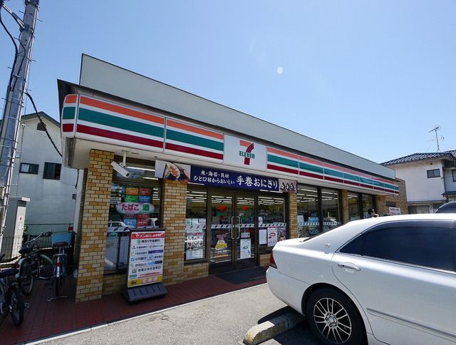 コンビニ　セブンイレブン所沢航空公園前店（コンビニ）まで810m