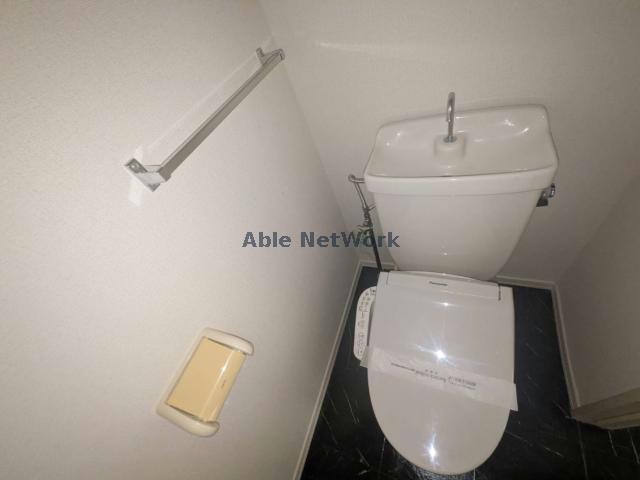 名鉄各務原線 新加納駅 徒歩32分 2階建 築33年のトイレ写真