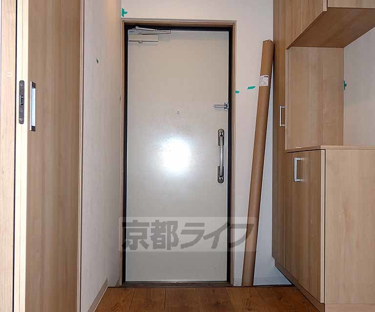 洗面設備　きれいな独立洗面台です。