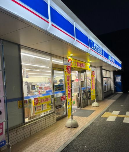 コンビニ　ローソン中野本町新橋通り店（コンビニ）まで405m