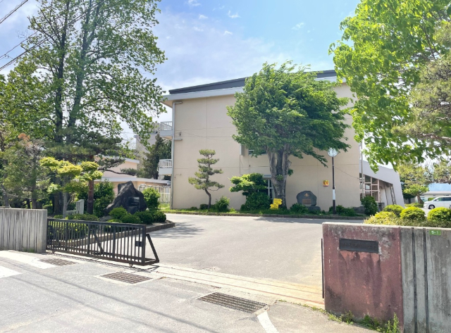 小学校　松本市立芳川小学校（小学校）まで2491m