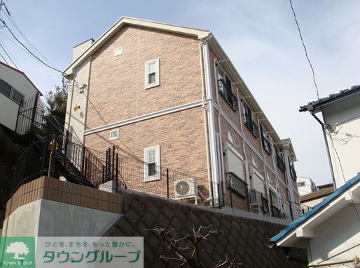 建物外観　ヨーロピアンテイストなレンガ調のオシャレな外観