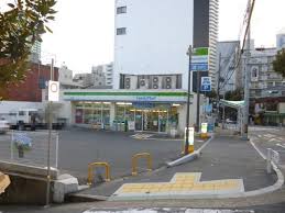 コンビニ　ファミリーマート熊内町店（コンビニ）まで180m