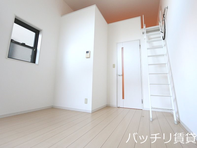 居室・リビング　画像は同型イメージの為、現況を優先いたします。