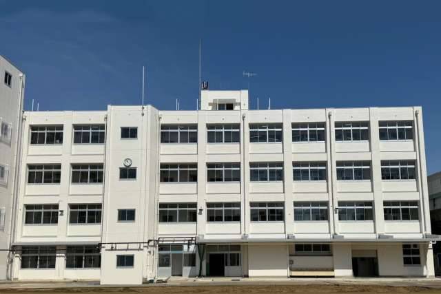中学校　大阪市立心和中学校（中学校）まで425m