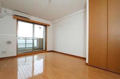 その他部屋・スペース　清潔感のあるフローリングのお部屋です
