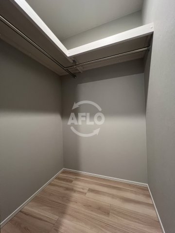 収納　Brillia Tower堂島　ウォークインクローゼット