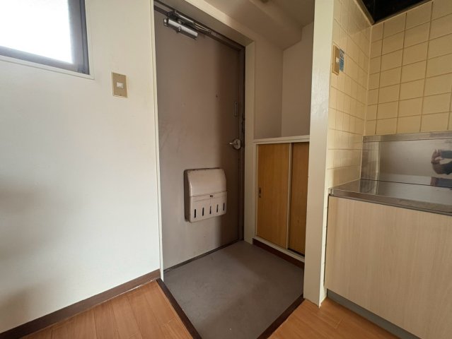 玄関　川出ビル