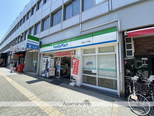 コンビニ　ファミリーマート谷町七丁目店（コンビニ）まで104m