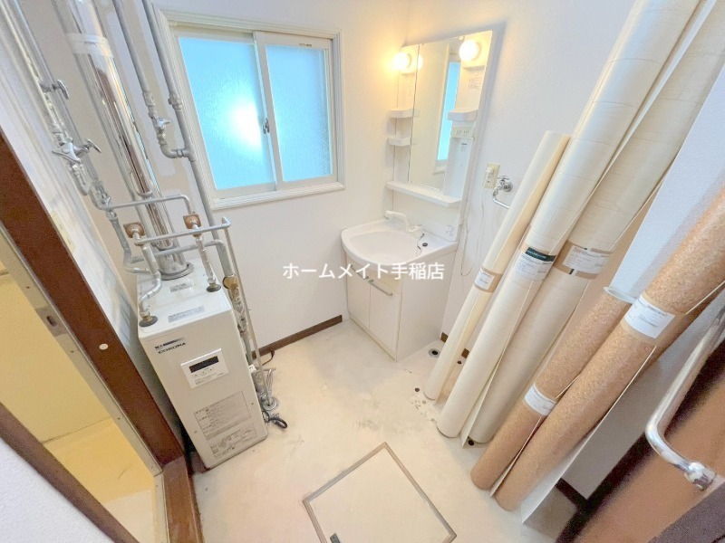 洗面設備　便利な洗面台付きでございます！