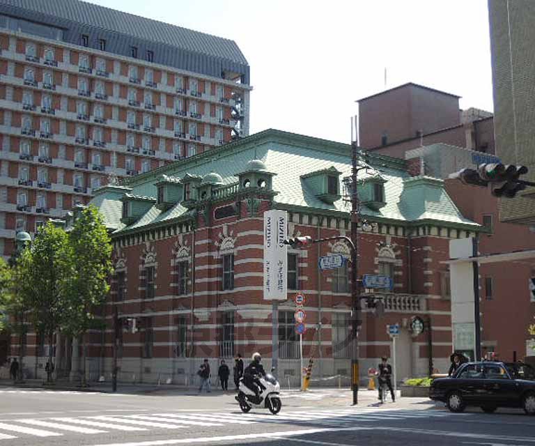 銀行　みずほ銀行京都中央支店（銀行）まで530m