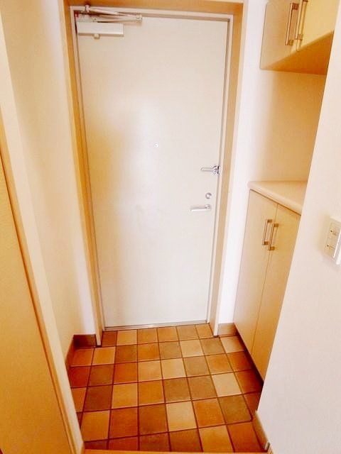 玄関　お部屋探しは株式会社　タウンハウジング　までお気軽にお問合…