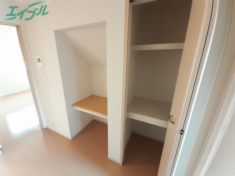 収納　同型参考写真