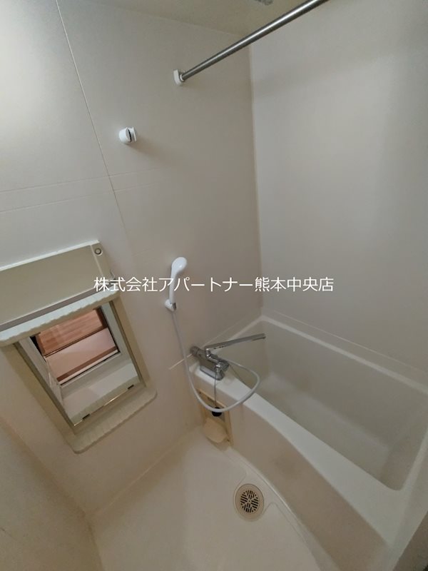 バス・シャワールーム　鏡付きのバスルーム！