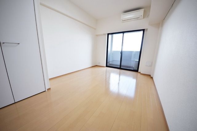 居室・リビング　同物件別部屋写真