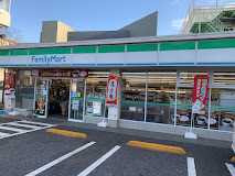 コンビニ　ファミリーマート 小豆沢一丁目店（コンビニ）まで809m