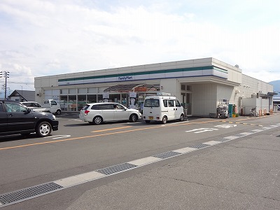 コンビニ　ファミリーマート JA西箕輪店（コンビニ）まで1118m