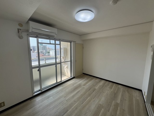 居室・リビング　写真は同マンションの他のお部屋のものです