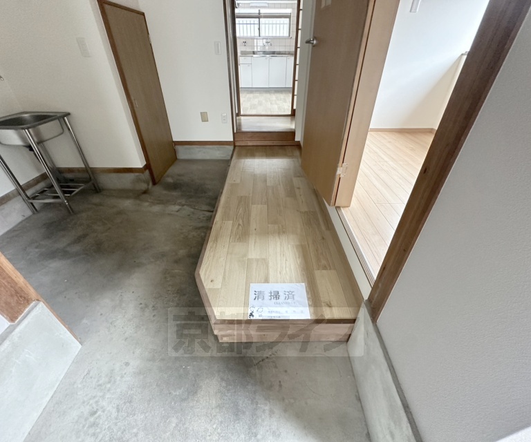 外山街道町貸家の玄関写真