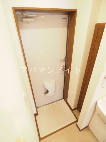 玄関　収納もある玄関です