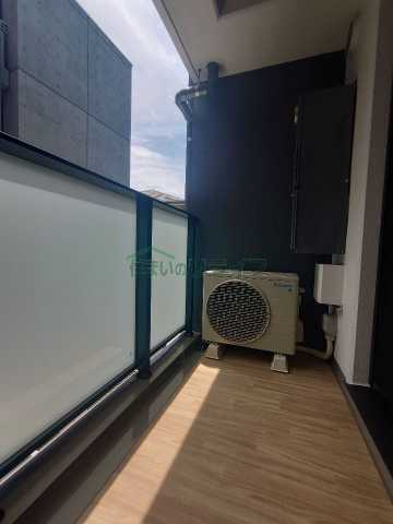 バルコニー　別部屋の参考写真になります。