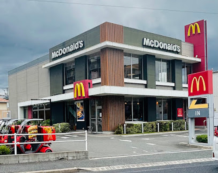 飲食店　マクドナルド ２５号平野店（飲食店）まで900m