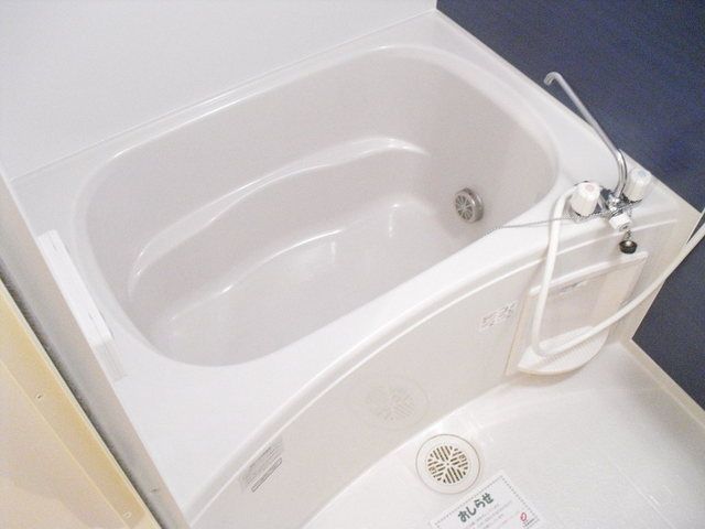 バス・シャワールーム　★追焚き機能・浴室乾燥機完備★
