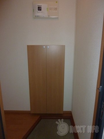 玄関　エアフォルク北府中