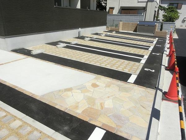 駐車場　敷地内駐車場！