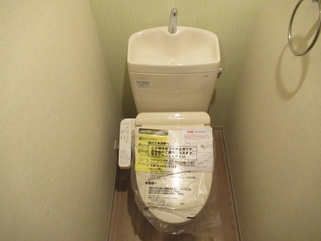 ＪＲ中央線 三鷹駅 徒歩7分 9階建 築41年のトイレ写真