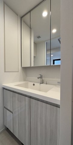 洗面設備　写真は同タイプ住居です。
