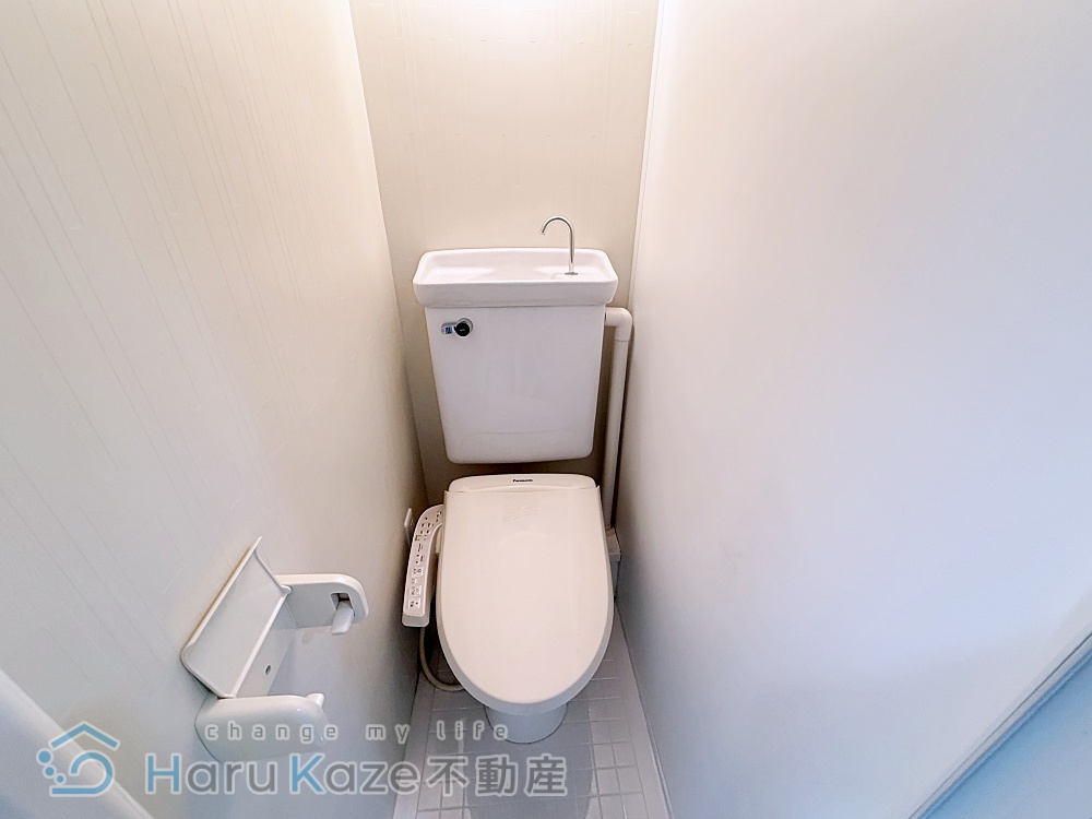 地下鉄桜通線 瑞穂区役所駅 徒歩18分 6階建 築39年のトイレ写真