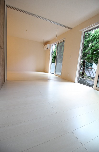 居室・リビング　別の部屋の写真です